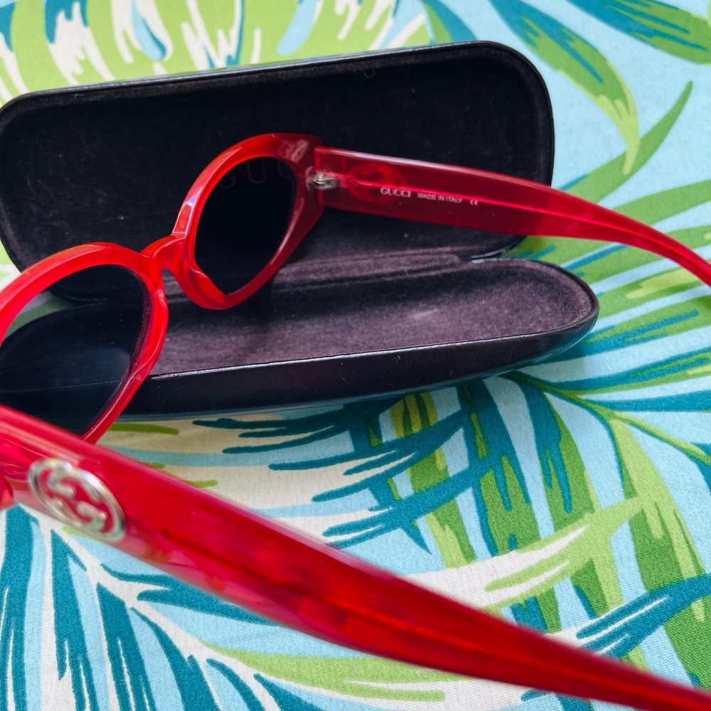Gucci Bold Red Women's Sunglasses - Picture 4 of 7